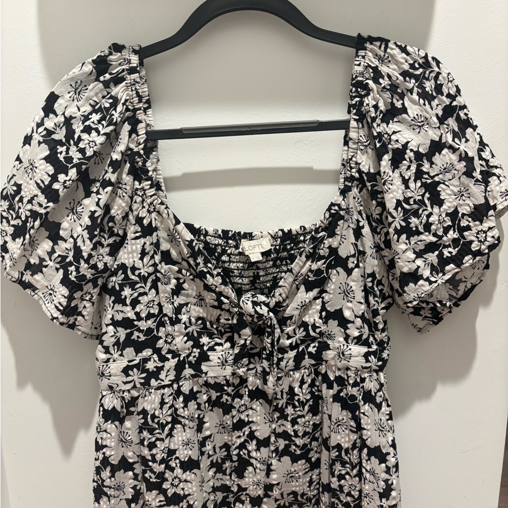 LOFT Black and White Floral Blouse